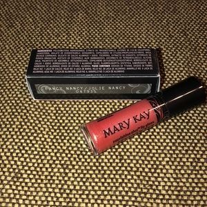 Nourishine plus lip gloss